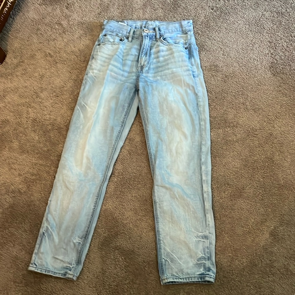 American Eagle 90s Boyfriend Jeans. 000 Short